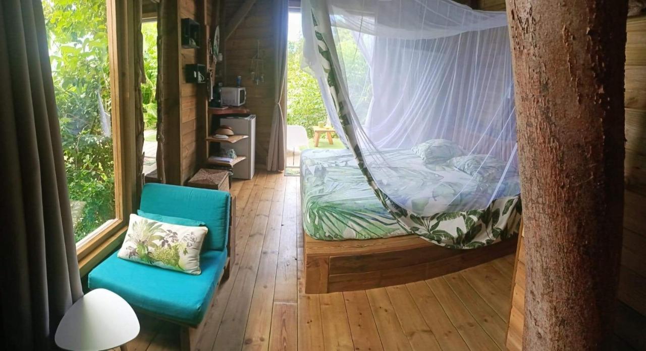 Ali-Nais Location Bed & Breakfast Deshaies Eksteriør bilde