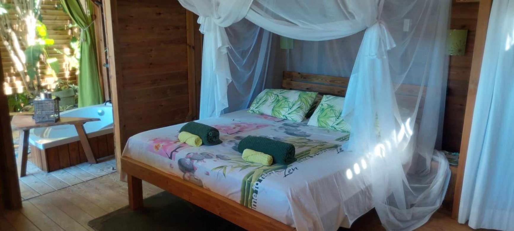 Ali-Nais Location Bed & Breakfast Deshaies Rom bilde