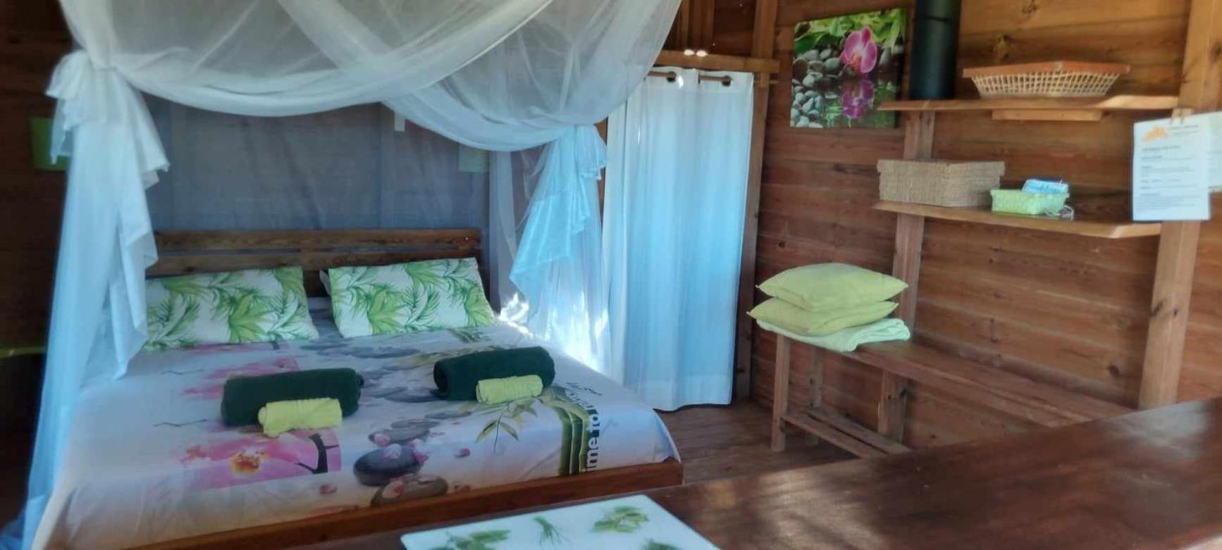 Ali-Nais Location Bed & Breakfast Deshaies Rom bilde